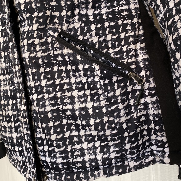 Black Mountain ski jacket - Picture 4 of 16